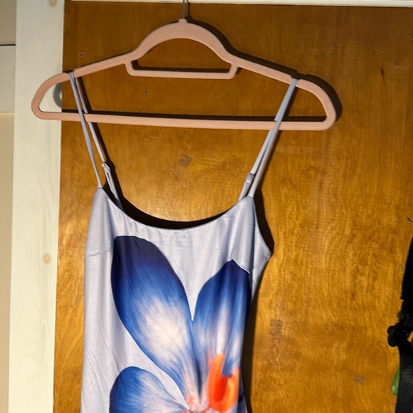 Runaway the Label Purple Floral fitted party dress brand new! - Picture 3 of 5